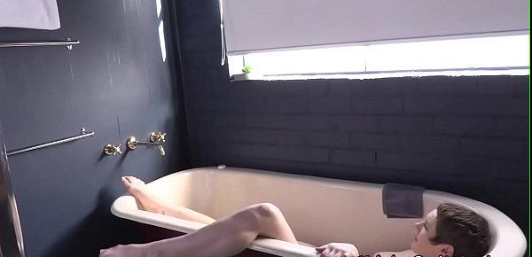  Bathing australian skank with small tits